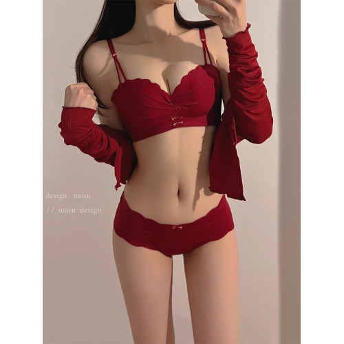 維多利亞2026新款無痕紅色內衣女小胸聚攏無鋼圈文胸套裝結婚新娘