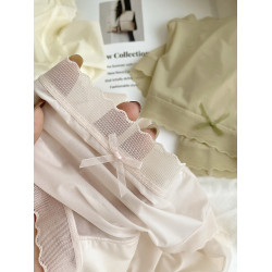 法式高級感桑蠶絲！超薄裸感高彈中腰內褲女2025年新款抗菌面膜褲