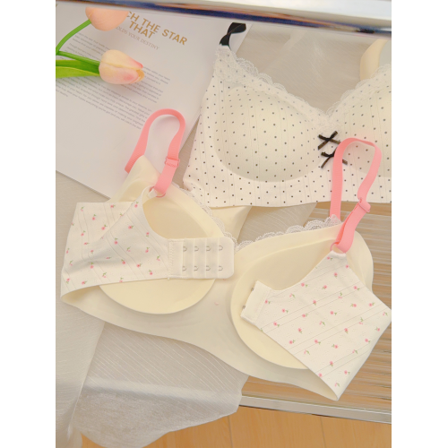 「果溶」蕾絲撞色內衣女生小胸聚攏收副乳無鋼圈文胸學生不空杯新