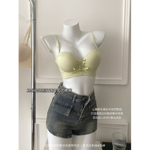 無肩帶內衣女小胸平胸專用聚攏顯大加厚上托無鋼圈防滑抹胸文胸罩