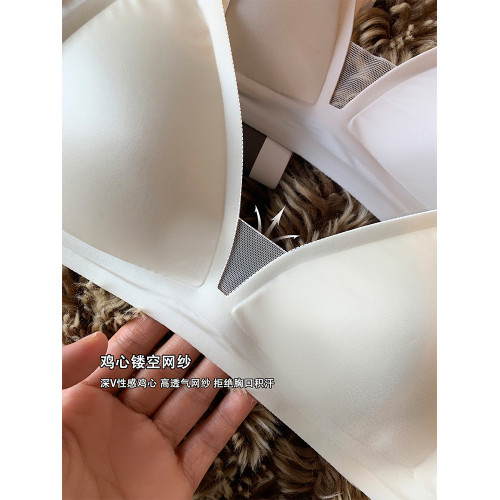 薄款法式緞面無痕內衣女深V細肩帶三角杯光面防下垂收副乳文胸罩