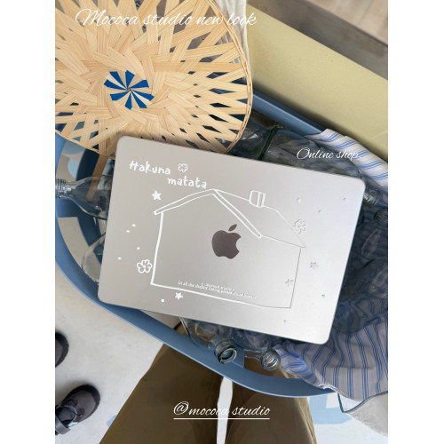 MOCOCA《小房子》原創插畫字母簡約進口pc透明磨砂硬殼防磕碰適用於Macbook蘋果pro電腦air保護套13寸14寸