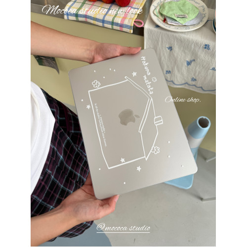 MOCOCA《小房子》原創插畫字母簡約進口pc透明磨砂硬殼防磕碰適用於Macbook蘋果pro電腦air保護套13寸14寸