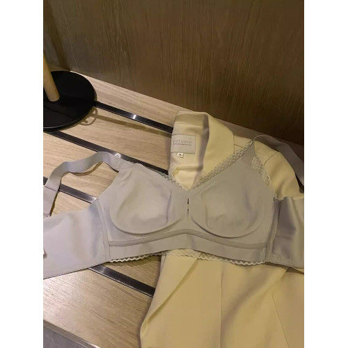 乳膠內衣女無痕無鋼圈收副乳蕾絲聚攏防下垂調整型收副乳絲綢文胸