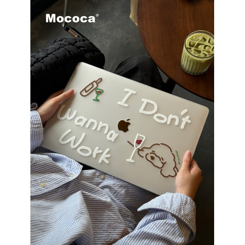 MOCOCA《不想工作》原創插畫酒杯印花進口pc透明磨砂硬殼防磕碰適用於Macbook蘋果pro電腦air保護套13寸14寸