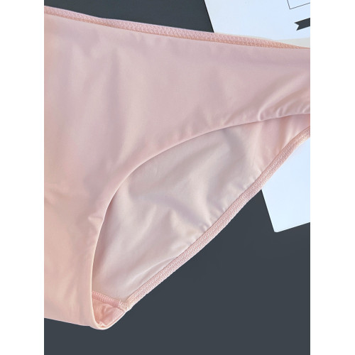 輕奢舒適柔軟冰絲內褲女低腰絲滑裸感透氣黑白純色無痕大碼三角褲