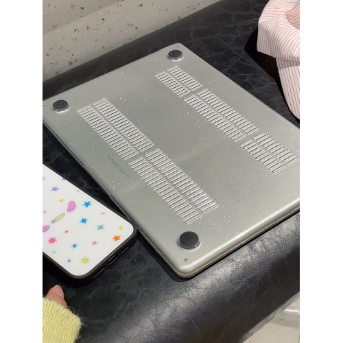汪三嵗「工作女王」HelloKitty可愛拼豆風辣妹風MacBook保護殼蘋果筆電殼2025款M4pro14寸16寸air13寸M1M2