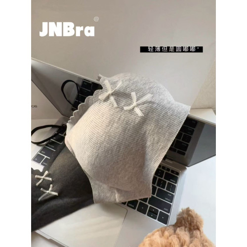 英短小貓 無痕小胸聚攏內衣女士薄款防下垂學生無鋼圈固定杯文胸