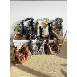 小衆復古格子毛絨抽繩腋下包韓版秋冬大容量慵懶風單肩斜背背心包