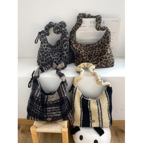 小衆復古格子毛絨抽繩腋下包韓版秋冬大容量慵懶風單肩斜背背心包