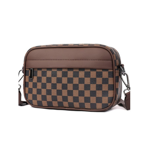 新款潮牌男士休閒格子單肩包皮質運動斜後後背包個性時尚小方包潮