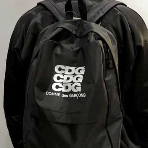 日系2026潮牌cdg休閒百搭防水字母大容量超輕雙肩後後背包