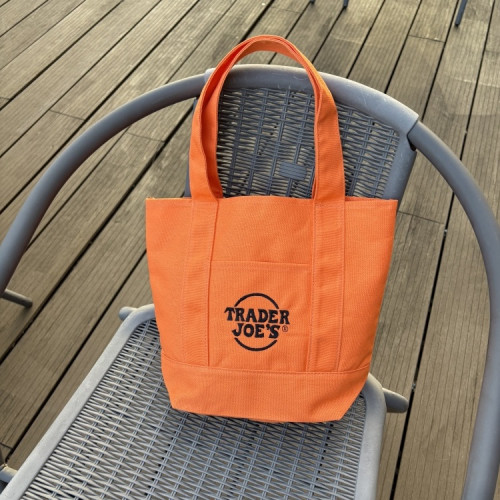 Trader Joe's缺德舅托特包 2025萬聖節限量款帆布包 Trader Joe's缺德舅托特包 2025萬聖節限量款帆布包