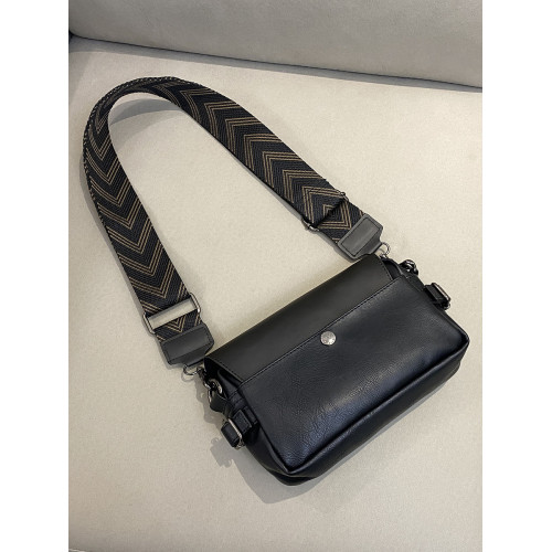 潮牌男士單肩包2025新款日系時尚潮流斜後後背包軟皮男女休閒小包ins