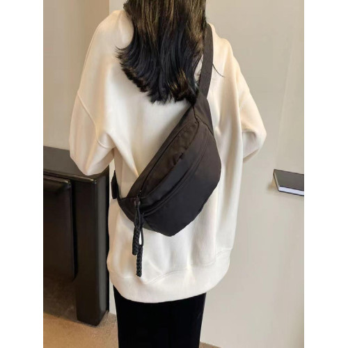 輕便尼龍帆布小包包女2025夏簡約單肩胸包斜後後背包紅 輕便尼龍帆布小包包女2025夏簡約單肩胸包斜後後背包紅