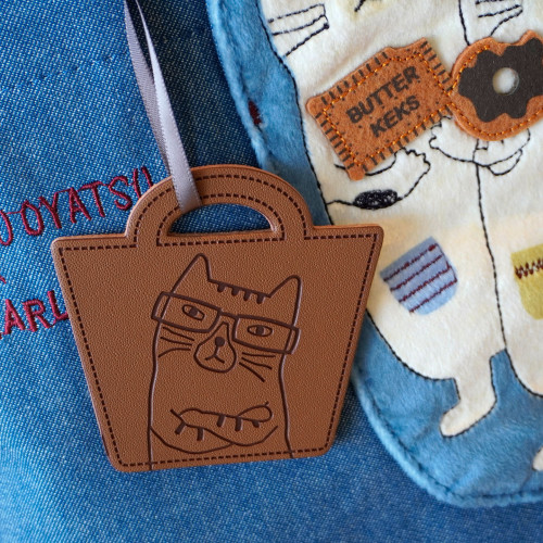 送皮牌 日本kusuguru正品立體小貓多隔層拉鍊款斜後後背包大容量手提