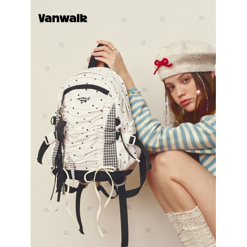 VANWALK糯米團 抽繩褶皺休閒雙肩包大容量女學生款通勤書包後後背包 VANWALK糯米團 抽繩褶皺休閒雙肩包大容量女學生款通勤書包後後背包