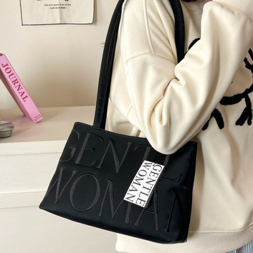 泰國GentleWoman綢緞腋下單肩包緞面潮流高級感小衆手拎女包正版 泰國GentleWoman綢緞腋下單肩包緞面潮流高級感小衆手拎女包正版