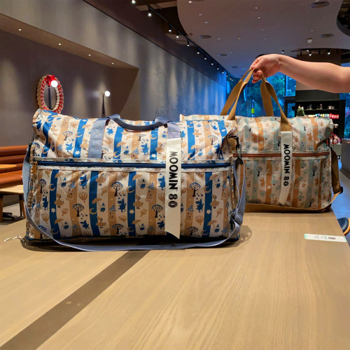 日系卡通姆明尼龍可愛印花旅行袋可折曡行李包手提斜背旅行收納包 日系卡通姆明尼龍可愛印花旅行袋可折曡行李包手提斜背旅行收納包