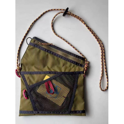 鼠25新品男女戶外休閒超輕可攜式單肩包1.5L斜後後背包防水