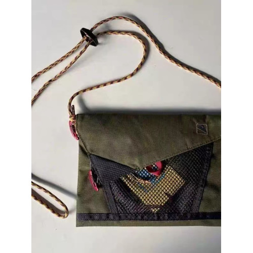 鼠25新品男女戶外休閒超輕可攜式單肩包1.5L斜後後背包防水