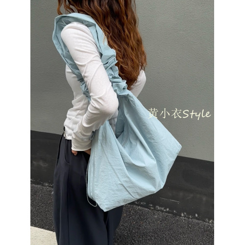 ins慵懶風尼龍帆布包休閒百搭單肩斜後後背包小衆設計褶皺肩帶托特包 ins慵懶風尼龍帆布包休閒百搭單肩斜後後背包小衆設計褶皺肩帶托特包