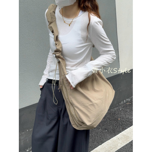 ins慵懶風尼龍帆布包休閒百搭單肩斜後後背包小衆設計褶皺肩帶托特包 ins慵懶風尼龍帆布包休閒百搭單肩斜後後背包小衆設計褶皺肩帶托特包