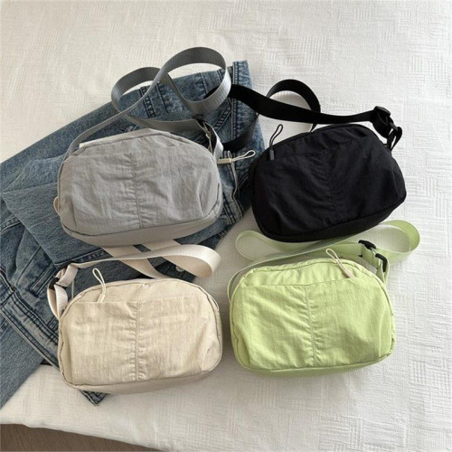 新款尼龍小方包防水輕便布包包休閒百搭單肩挎包女手機包 新款尼龍小方包防水輕便布包包休閒百搭單肩挎包女手機包