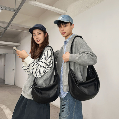 韓系ins復古軟皮褶皺餃子包慵懶風休閒百搭牛角單肩斜背大容量包