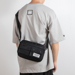 韓版潮流單肩包ins簡約男士斜後後背包工裝郵差包日系青年學生小挎包