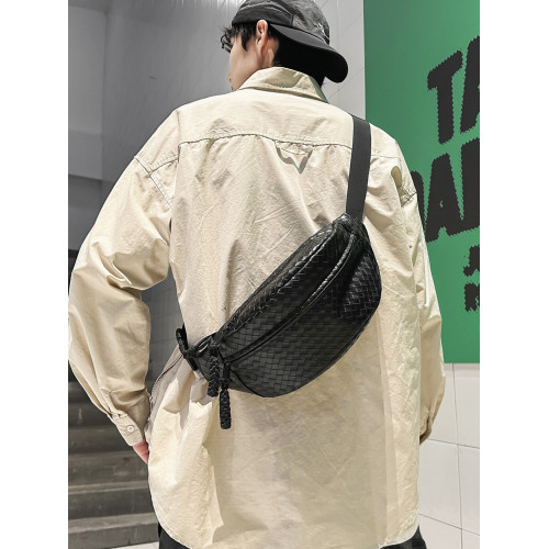 軟皮胸包女2026新款休閒百搭斜後後背包簡約運動腰包防水男款騎行後後背包