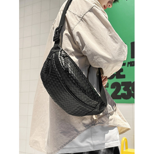 軟皮胸包女2026新款休閒百搭斜後後背包簡約運動腰包防水男款騎行後後背包