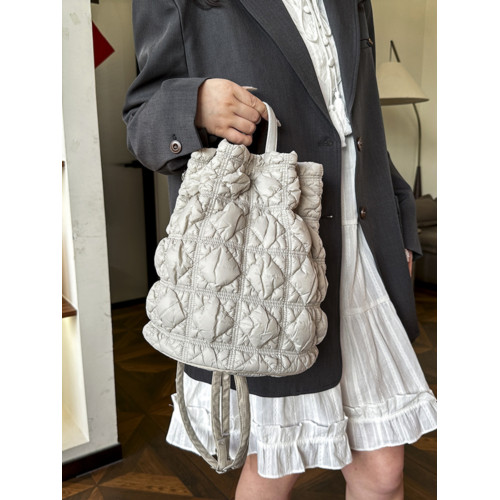 卡米倫27號抽繩水桶雙肩包雲朵褶皺休閒單肩百搭菱格軟包通勤百搭