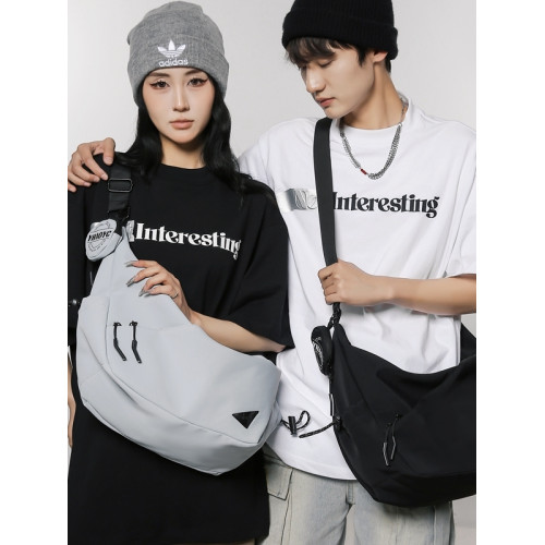 斜後後背包男款休閒大容量通勤單肩包2025新款機能郵差包男士旅行後後背包