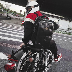 個性炫酷硬殼雙肩包新款男女摩托車頭盔收納包騎行包健身防水後後背包