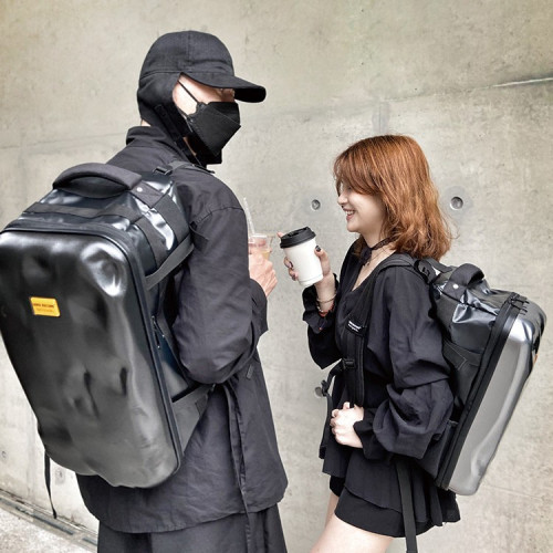 個性炫酷硬殼雙肩包新款男女摩托車頭盔收納包騎行包健身防水後後背包