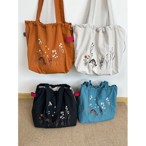 新款日系復古乾花刺綉托特包森系尼龍束口包大容量單肩通勤上課包 新款日系復古乾花刺綉托特包森系尼龍束口包大容量單肩通勤上課包