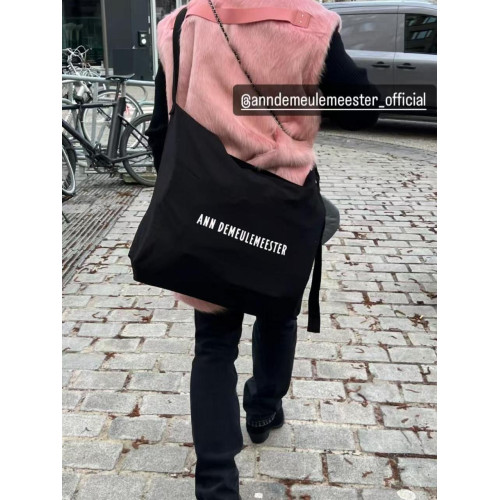 【通勤百搭】Ann Demeulemeester安特衛普黑色經典標語帆布tote包 【通勤百搭】Ann Demeulemeester安特衛普黑色經典標語帆布tote包