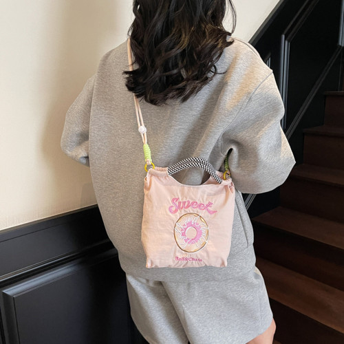 2025新時尚韓版百搭小拎包甜甜圈刺綉尼龍布單肩包外出斜背手機包 2025新時尚韓版百搭小拎包甜甜圈刺綉尼龍布單肩包外出斜背手機包