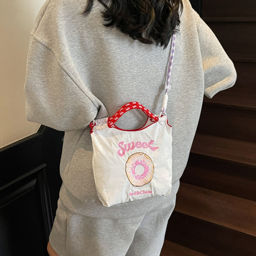 2025新時尚韓版百搭小拎包甜甜圈刺綉尼龍布單肩包外出斜背手機包 2025新時尚韓版百搭小拎包甜甜圈刺綉尼龍布單肩包外出斜背手機包