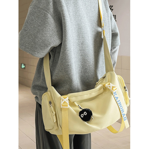 單肩包男日系工裝斜後後背包大容量旅行包上課通勤郵差包女運動健身包