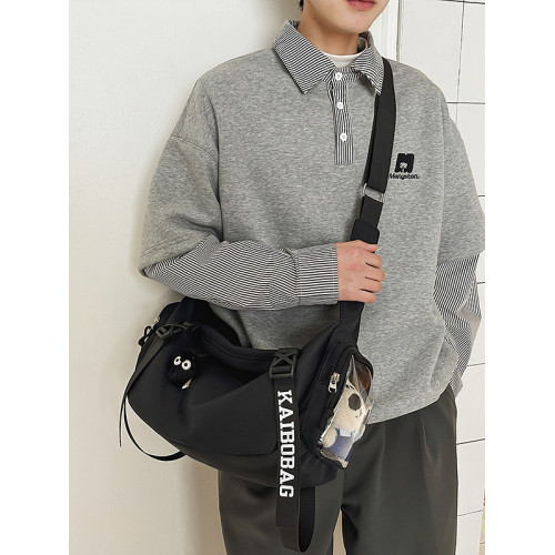 單肩包男日系工裝斜後後背包大容量旅行包上課通勤郵差包女運動健身包