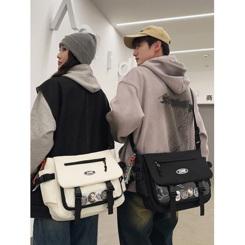 斜後後背包男生個性潮牌大容量單肩包女學生微痛包原創百搭挎包初中生