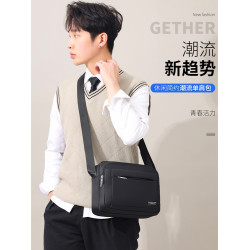 男包休閒男單肩斜後後背包防水牛津布包做生意包收錢包多層後後背包大跨包