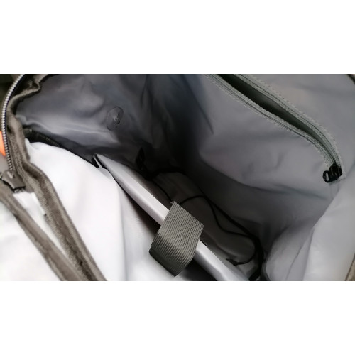 National Geography國家地理雙肩包商務男士電腦包大中學生書包