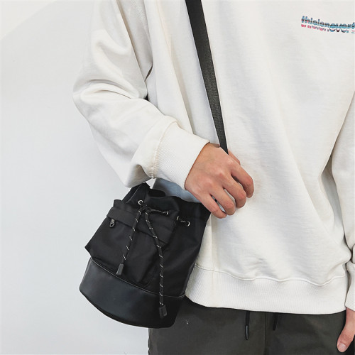 斜後後背包男ins時尚潮牌水桶單肩包街頭個性男包斜背休閒挎包小後後背包