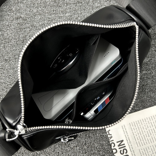 2022新款軟皮質感男包休閒單肩斜後後背包時尚簡約通勤小包潮男手機包