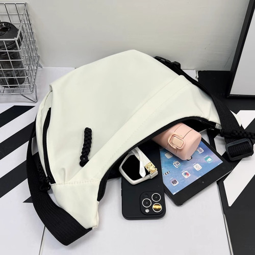 餃子包女斜後後背包2024新款大容量休閒大學生上課裝書運動單肩帆布包