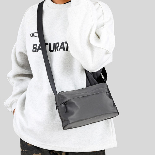 2026新款男士單肩包斜後後背包時尚男包休閒百搭防水郵差包多層男包 2026新款男士單肩包斜後後背包時尚男包休閒百搭防水郵差包多層男包