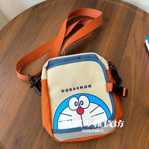 日系卡通可愛時尚單肩斜後後背包藍貓貓大容量單肩通勤百搭輕便斜後後背包